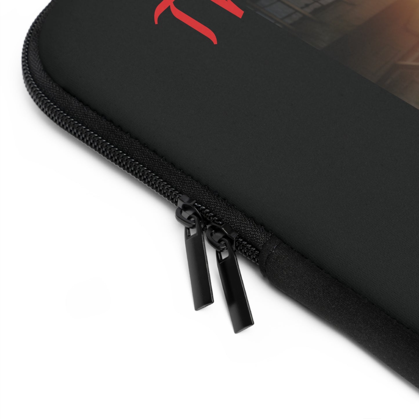 Laptop Sleeve - The Passage Amy Belafonte and Brad Wolgast in Apocalypse World
