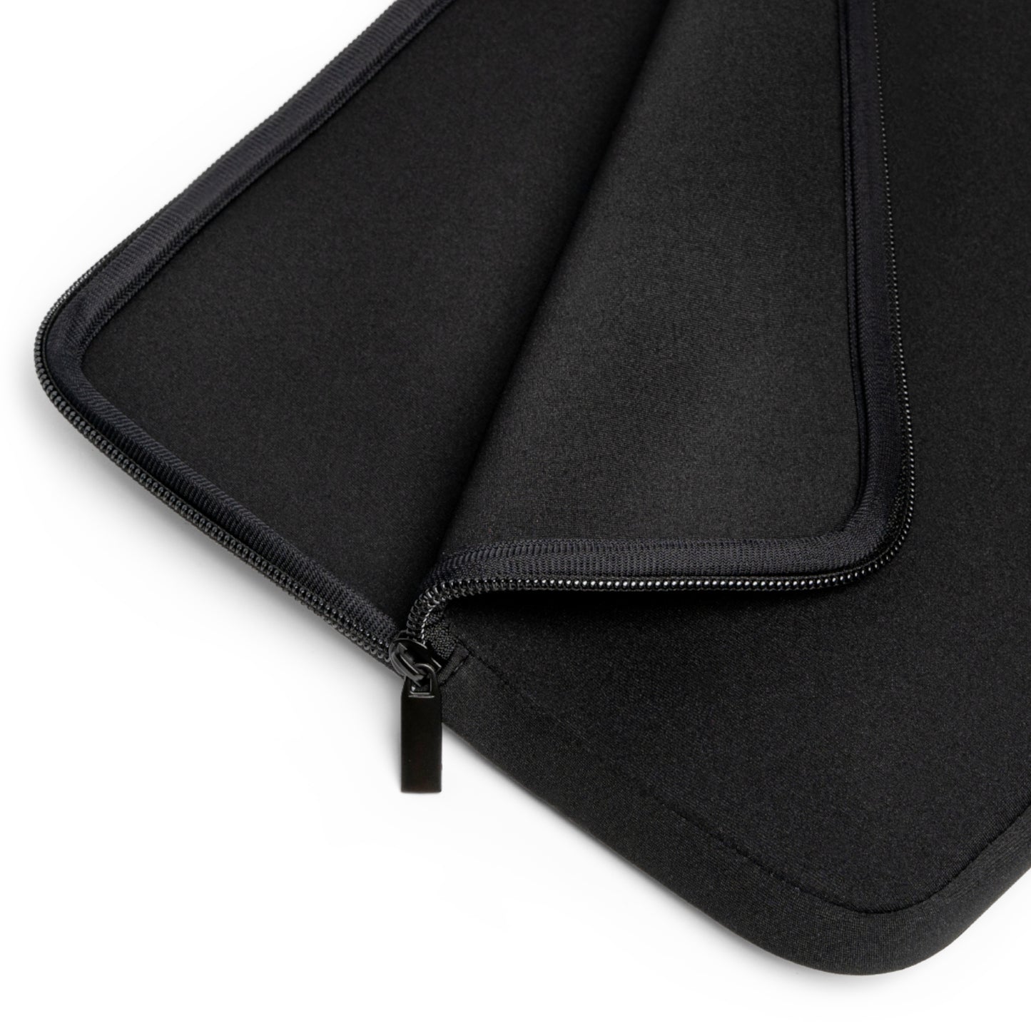 Laptop Sleeve - The Passage Amy Belafonte and Brad Wolgast in Apocalypse World